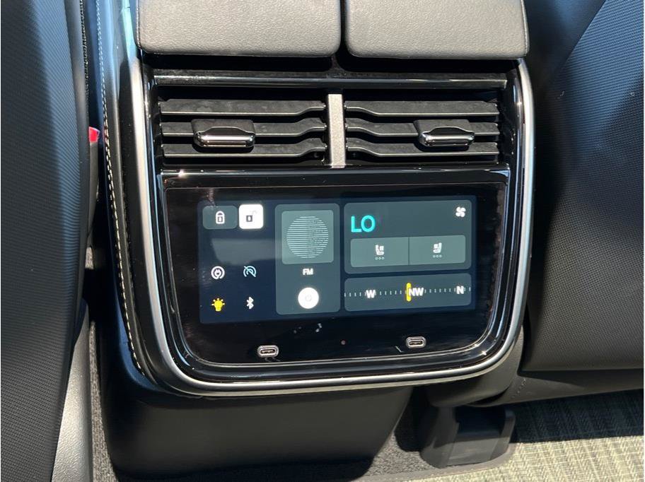 Used 2024 Rivian R1S Adventure AWD/4WD image 11