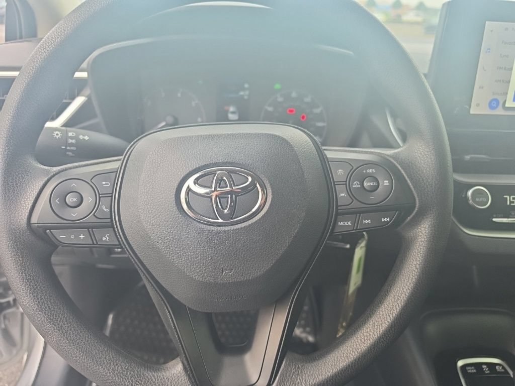 Used 2025 Toyota Corolla LE FWD image 15