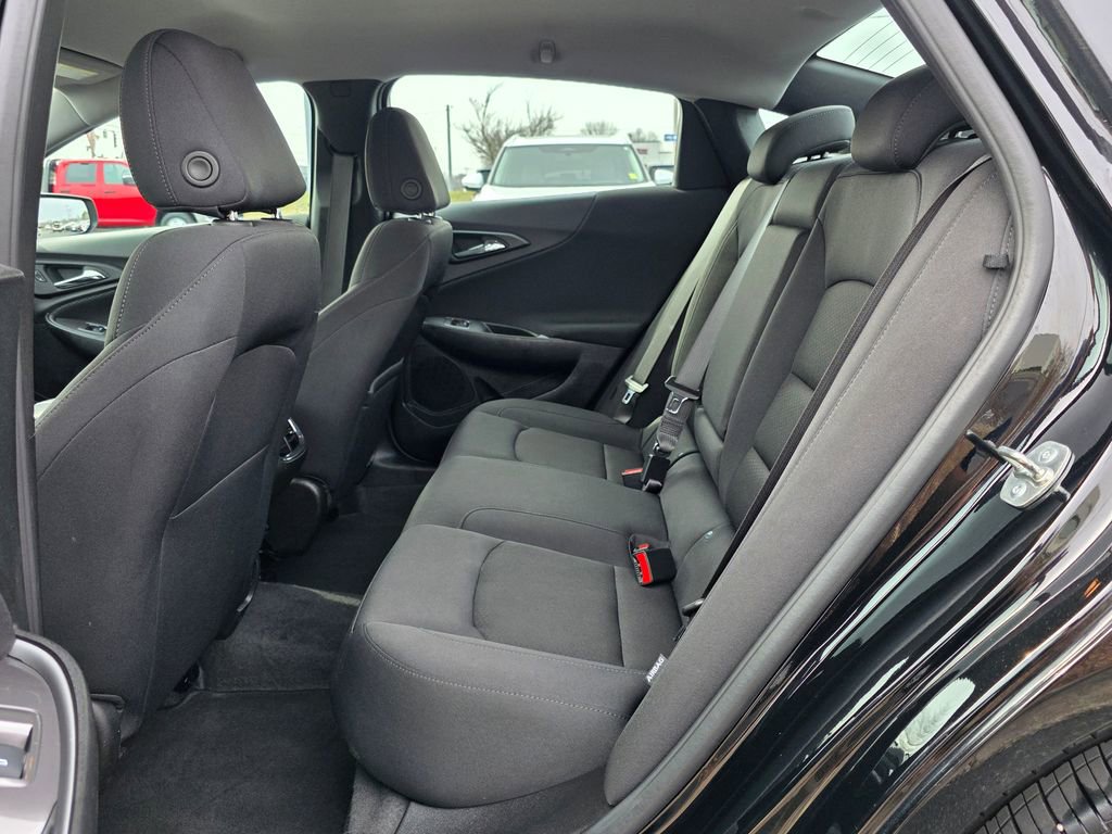 Used 2025 Chevrolet Malibu LT image 30