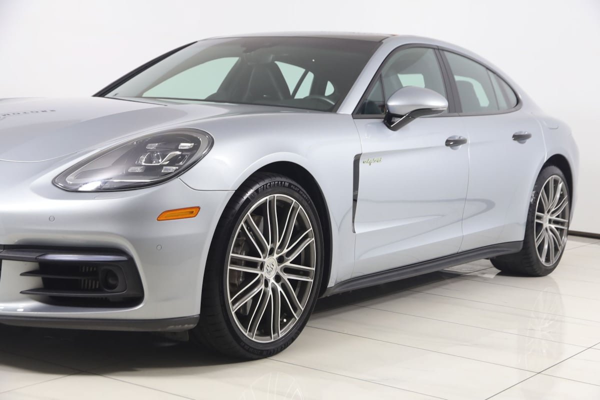 Used 2018 Porsche Panamera 4 AWD/4WD image 66