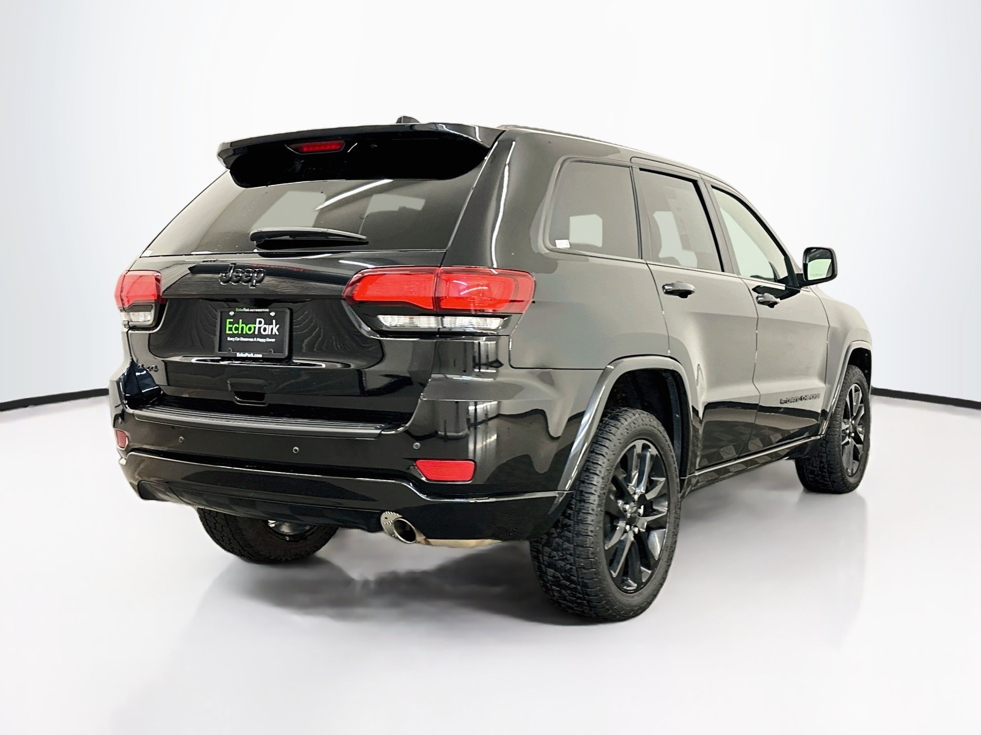 Used 2022 Jeep Grand Cherokee Laredo X AWD/4WD image 9