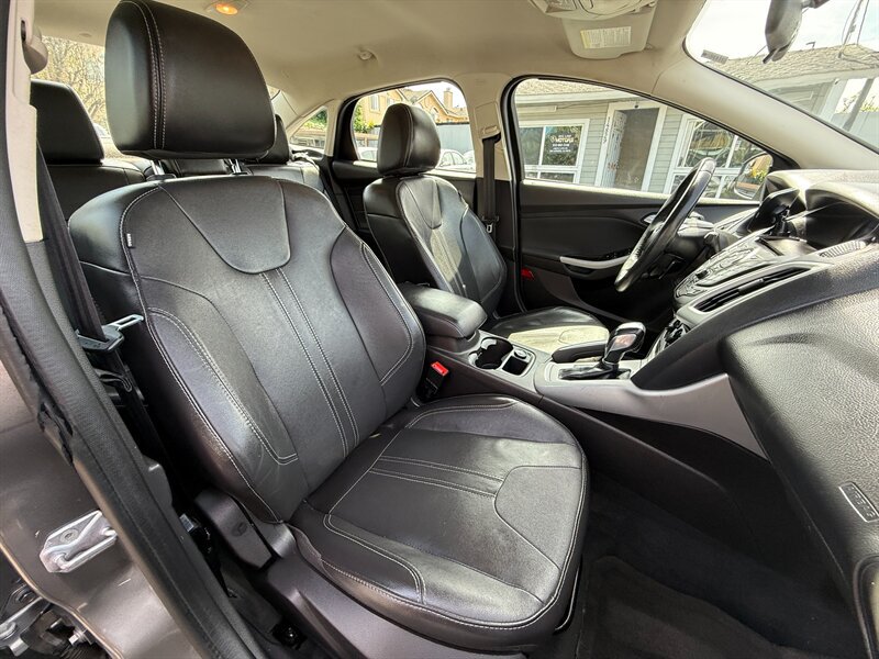 Used 2013 Ford Focus SE FWD image 13