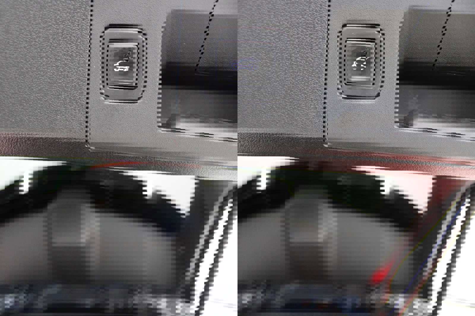 Used 2020 Cadillac XT4 Premium Luxury w/ Cold Weather Package image 10