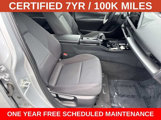 Used 2025 Toyota Prius LE FWD image 9