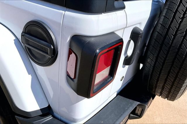 Used 2020 Jeep Wrangler Unlimited Sahara AWD/4WD image 32