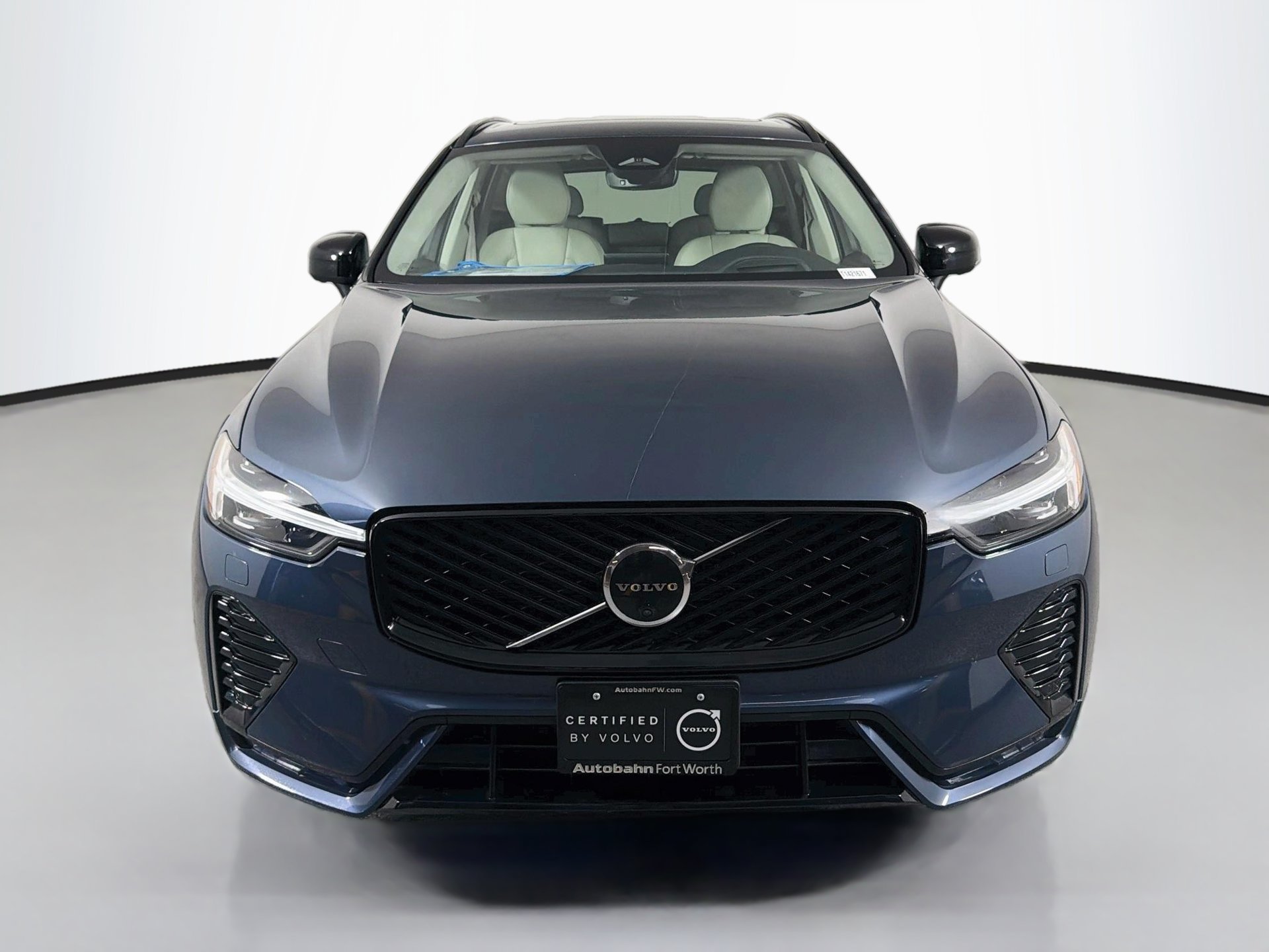 Certified 2026 Volvo XC60 B5 Ultra AWD/4WD image 2