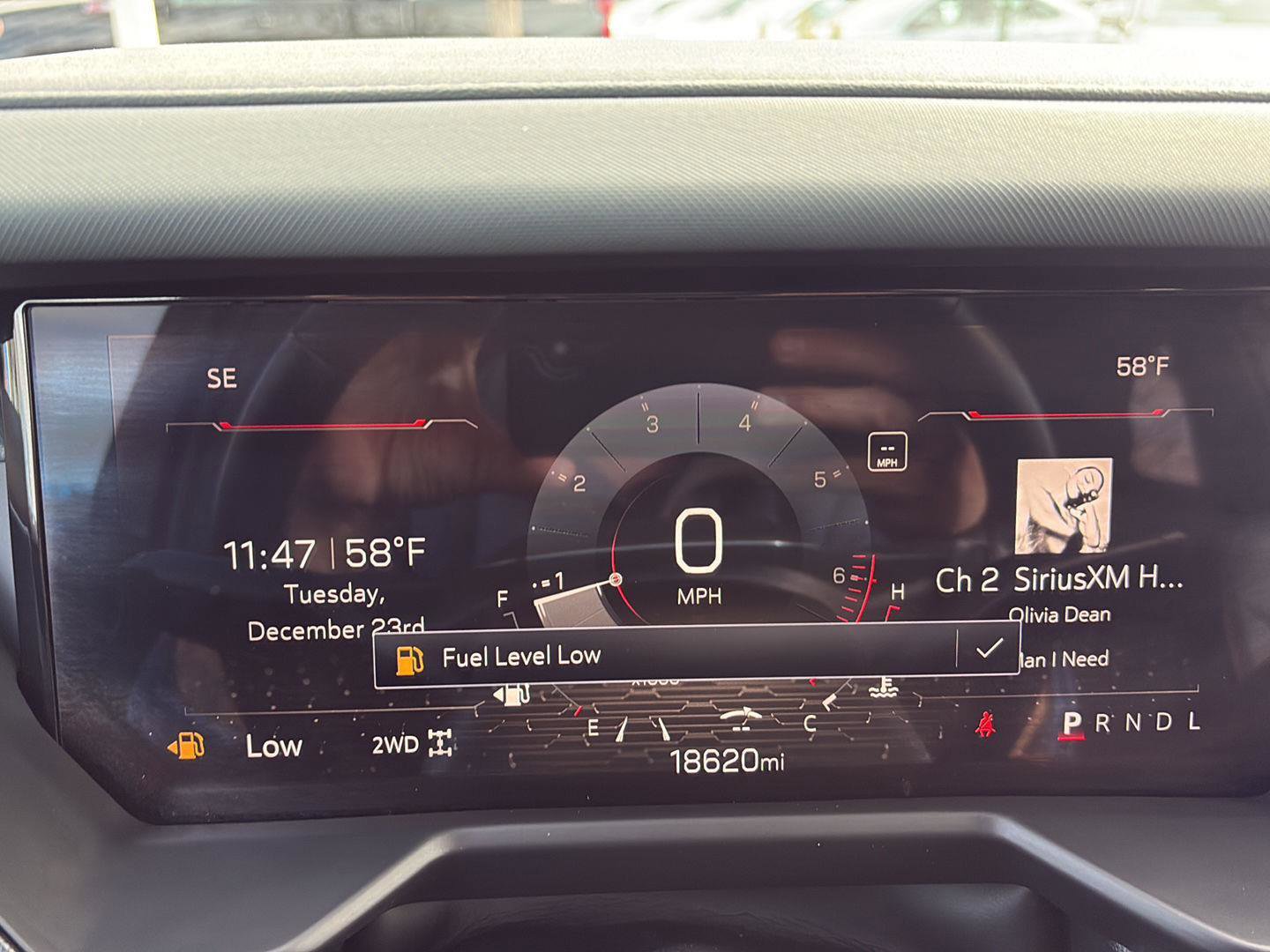 Used 2025 GMC Acadia AT4 w/ LPO, Floor Liner Package image 25