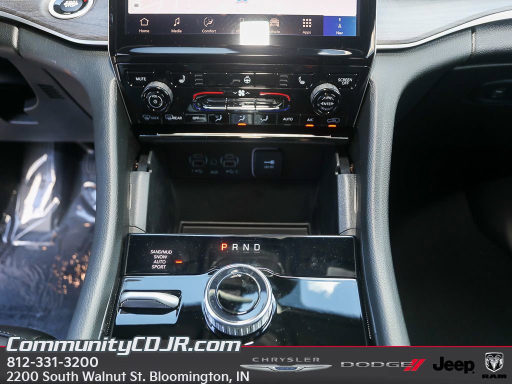 New 2025 Jeep Grand Cherokee Limited image 17