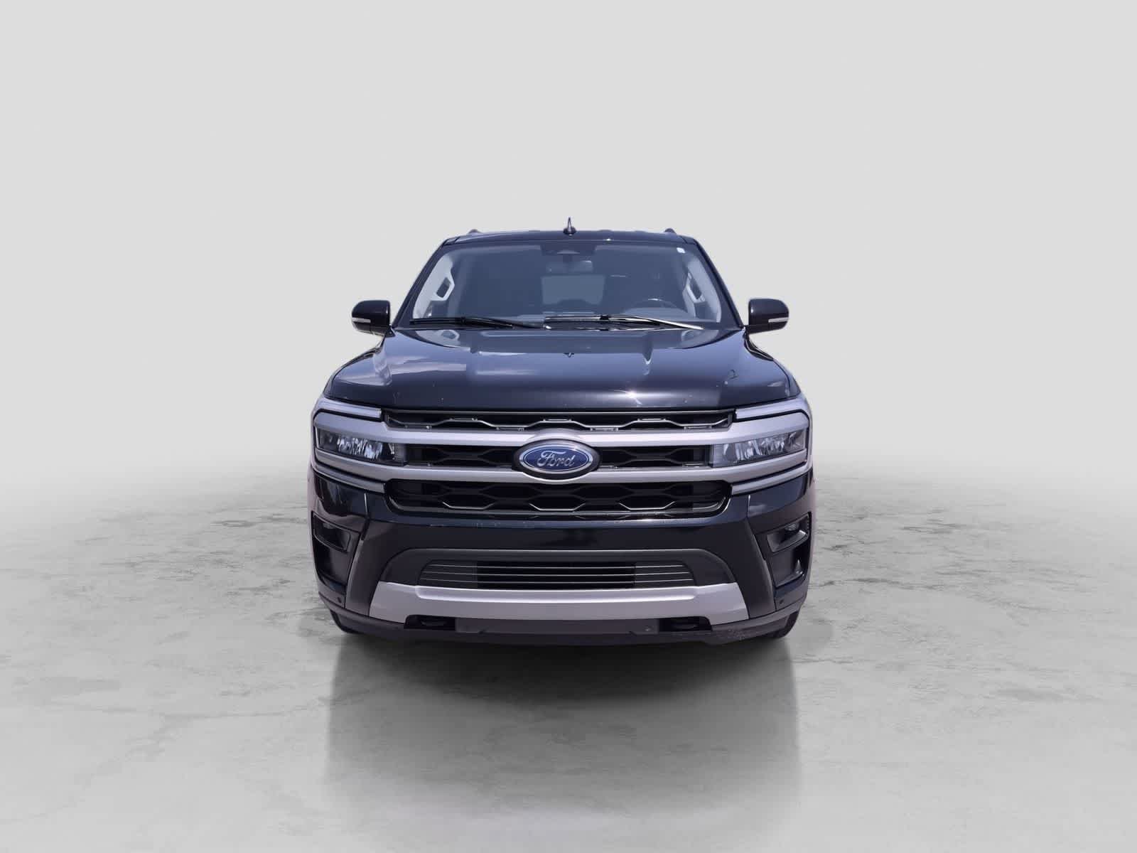 Used 2023 Ford Expedition Max XLT AWD/4WD image 3