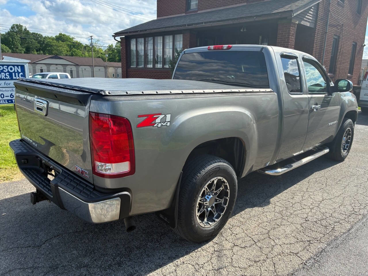 Used 2007 GMC Sierra 1500 SLE w/ SLE1 Preferred Package AWD/4WD image 4