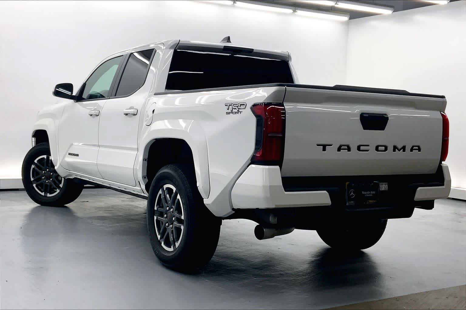 Used 2025 Toyota Tacoma TRD Sport RWD image 2