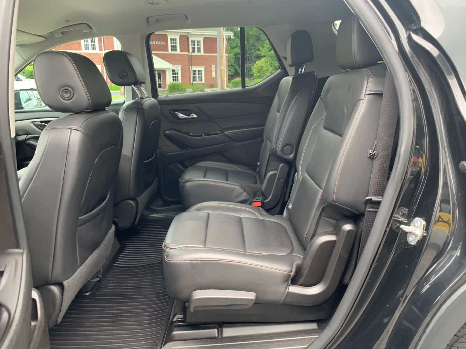 Used 2019 Chevrolet Traverse LT FWD image 24