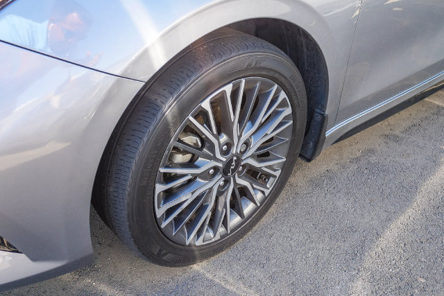 Used 2023 Kia Forte GT-Line w/ GT-Line Technology Package FWD image 6