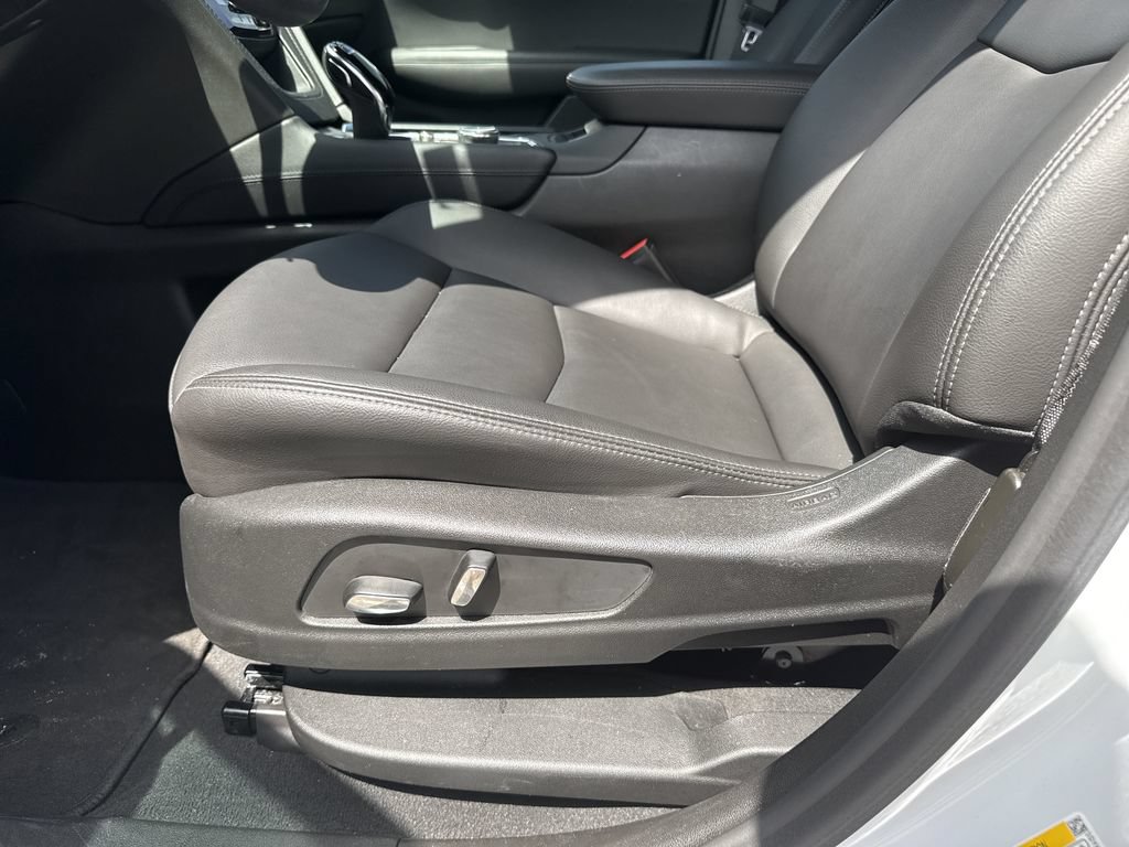 Used 2024 Cadillac XT6 Luxury FWD image 13