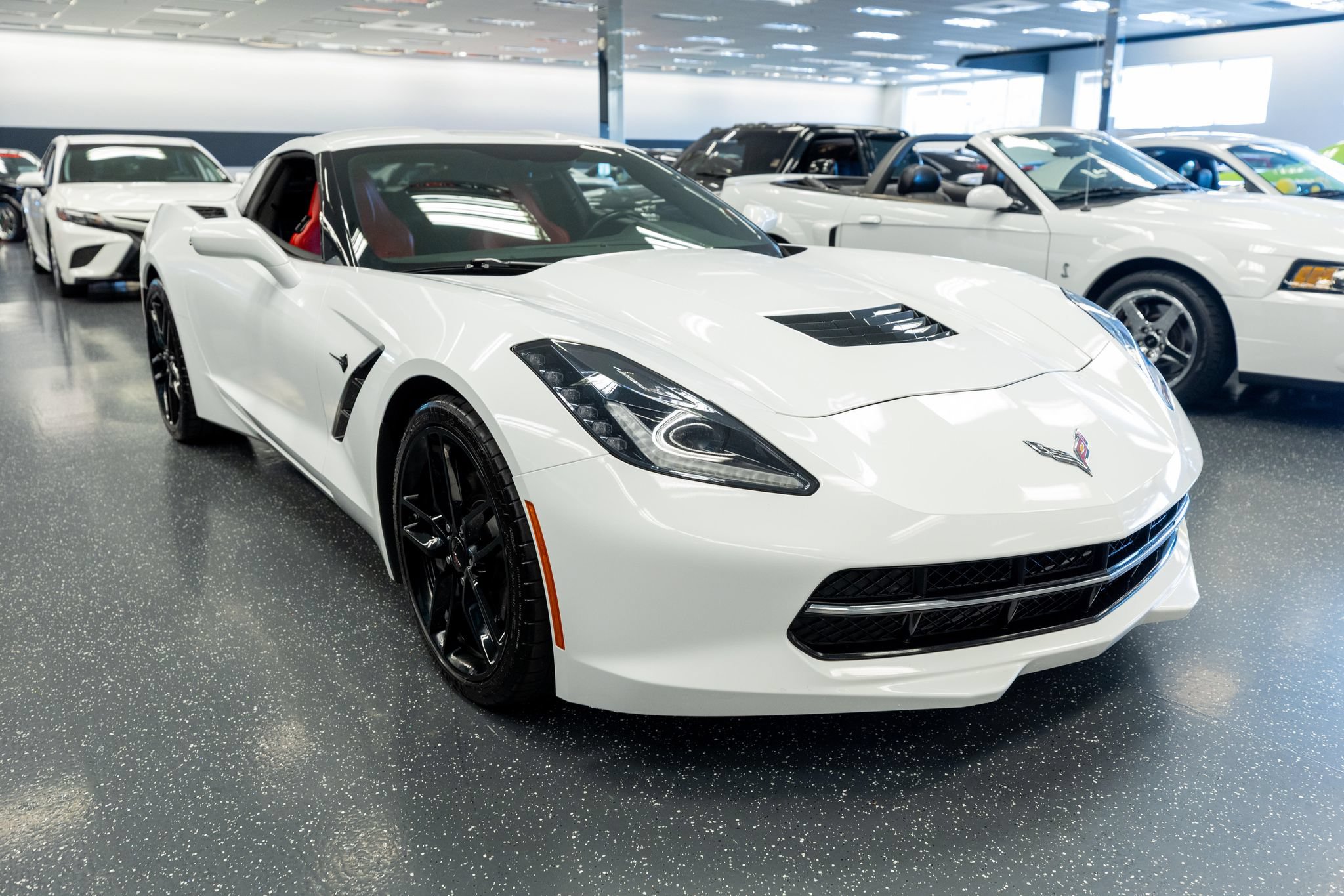 Used 2018 Chevrolet Corvette Stingray Coupe w/ 1LT RWD image 3