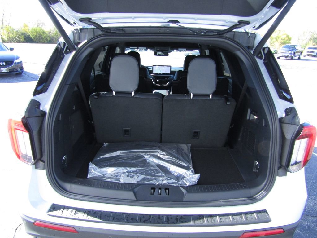 New 2026 Ford Explorer ST image 7