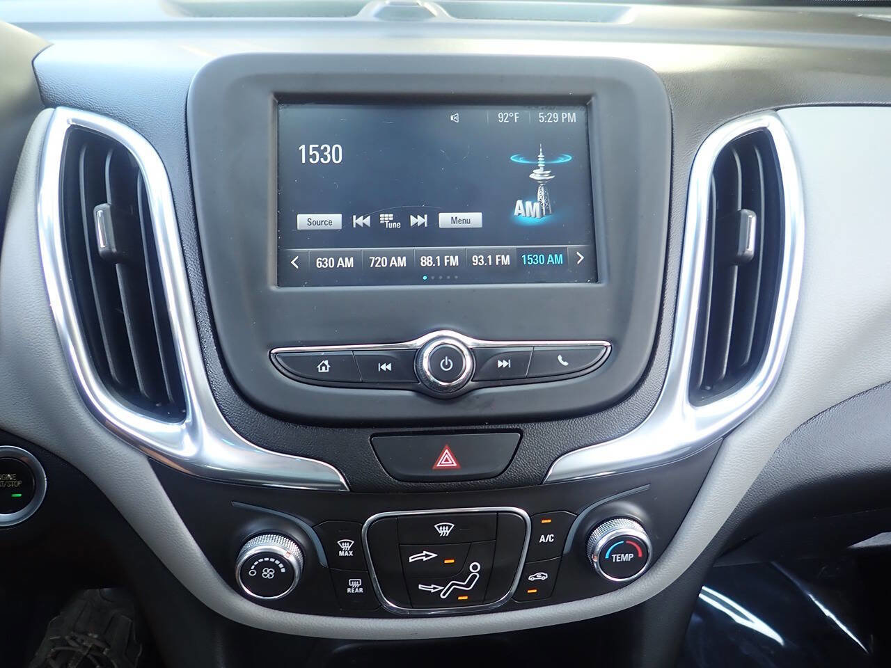 Used 2018 Chevrolet Equinox LS image 4