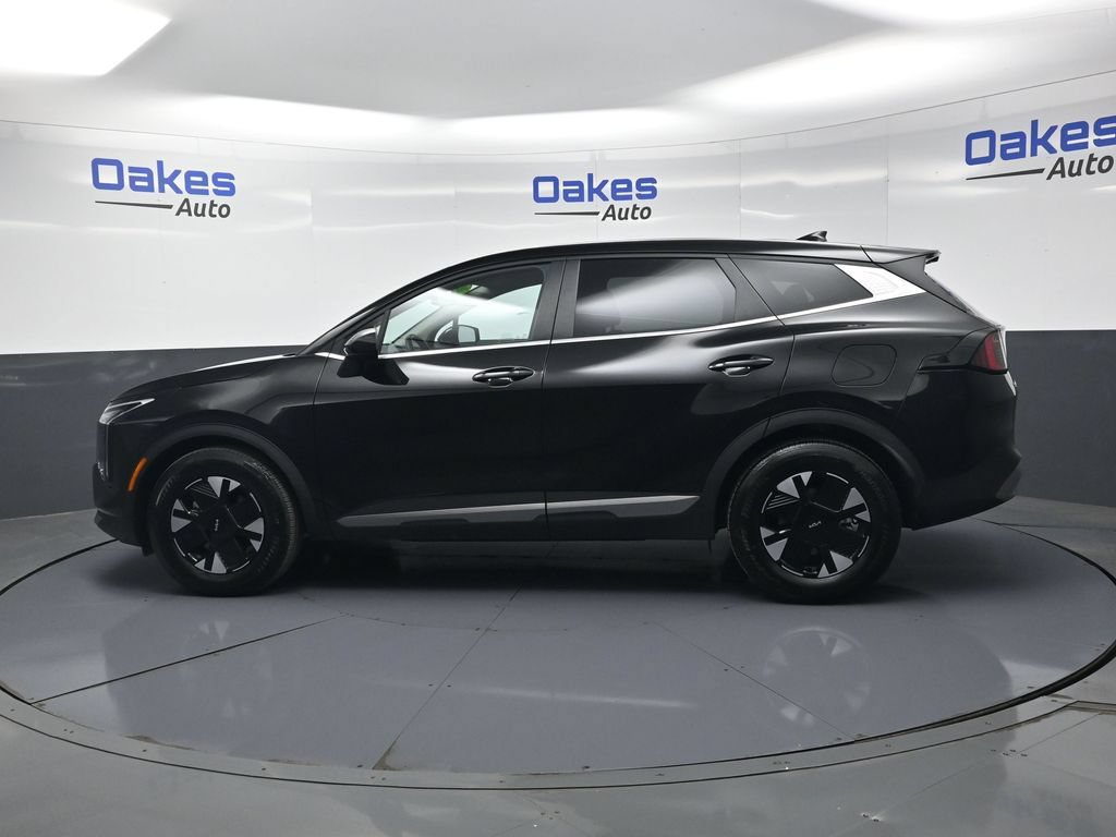 Certified 2026 Kia Sportage LX FWD image 4