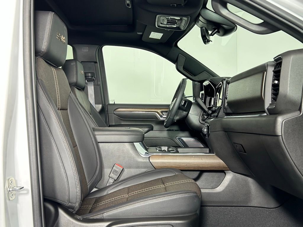 Used 2024 Chevrolet Silverado 2500 High Country w/ High Country Premium Package image 11