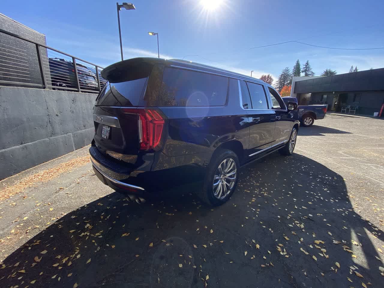 Used 2022 GMC Yukon XL Denali w/ Max Trailering Package AWD/4WD image 6