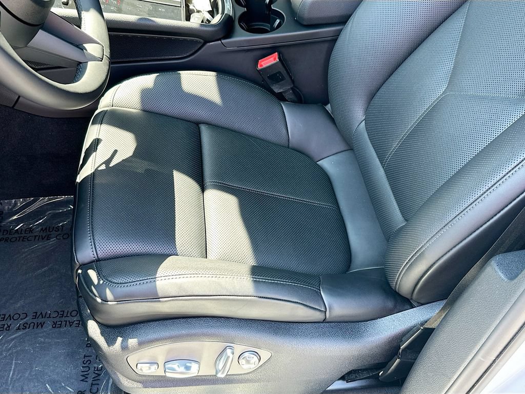 Certified 2025 Porsche Macan S AWD/4WD image 22
