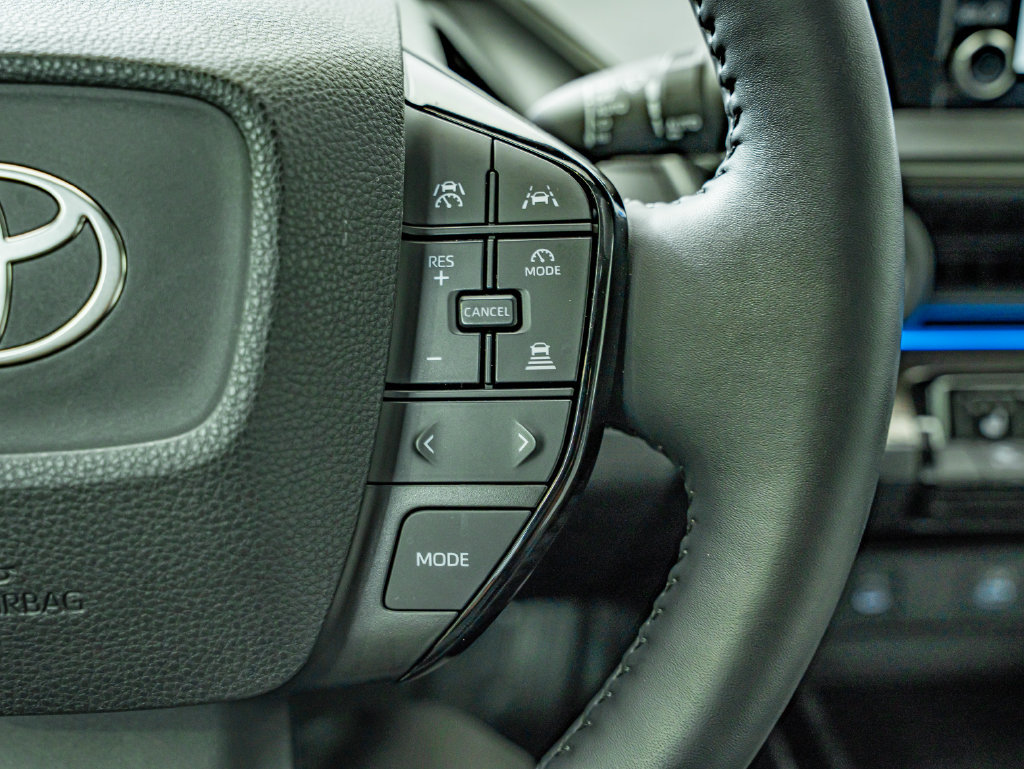 Used 2024 Toyota Prius XLE FWD image 21