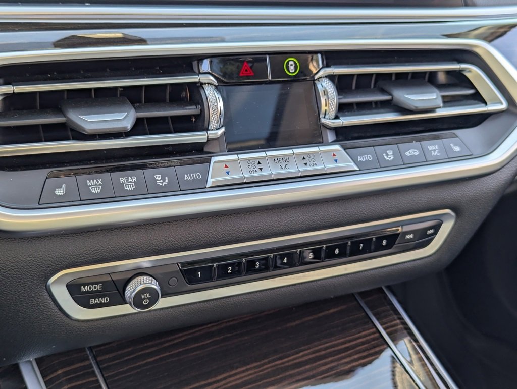 Used 2020 BMW X7 xDrive40i w/ Cold Weather Package image 20