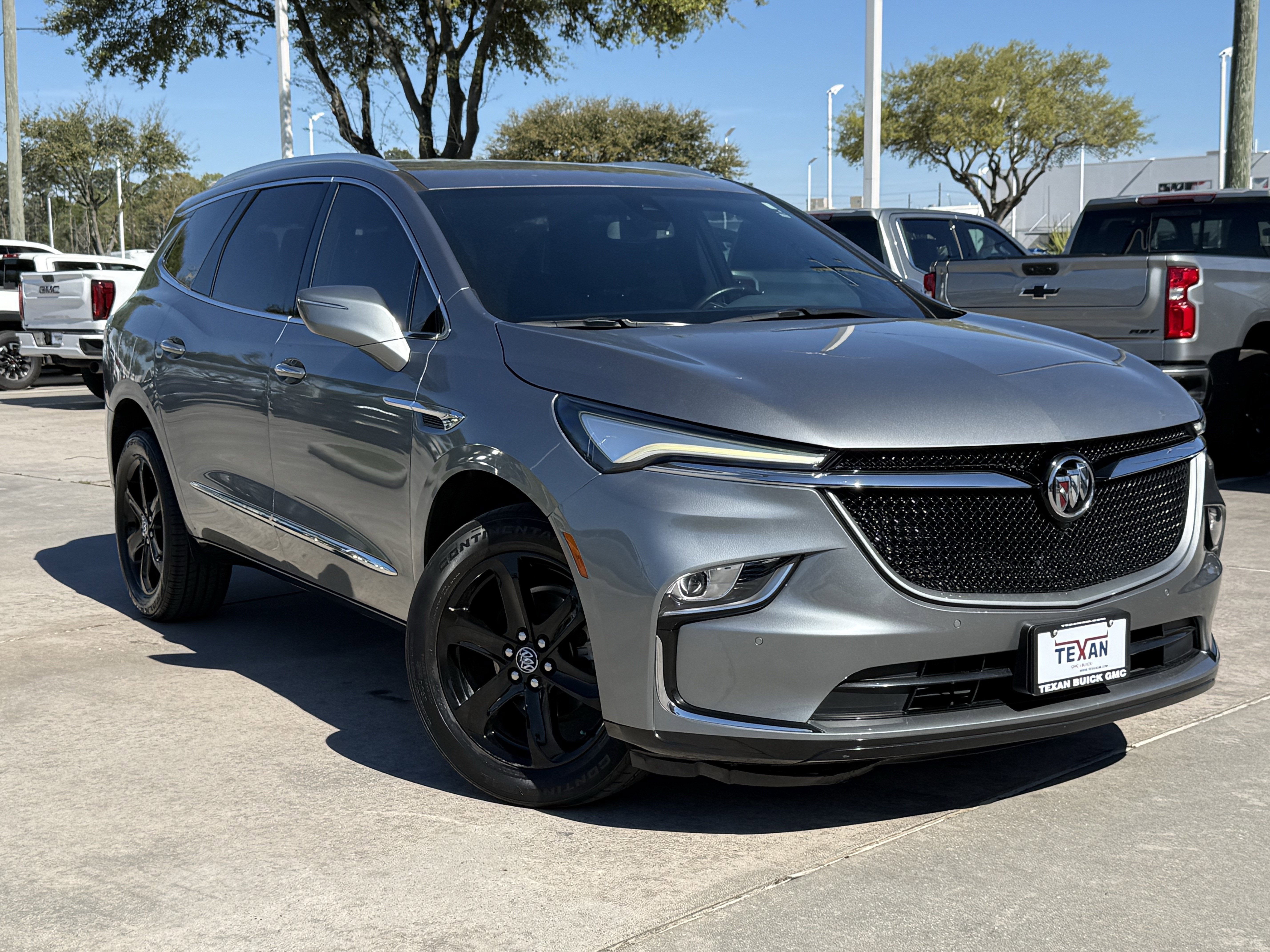 Used 2023 Buick Enclave Essence w/ Sport Touring Edition image 2