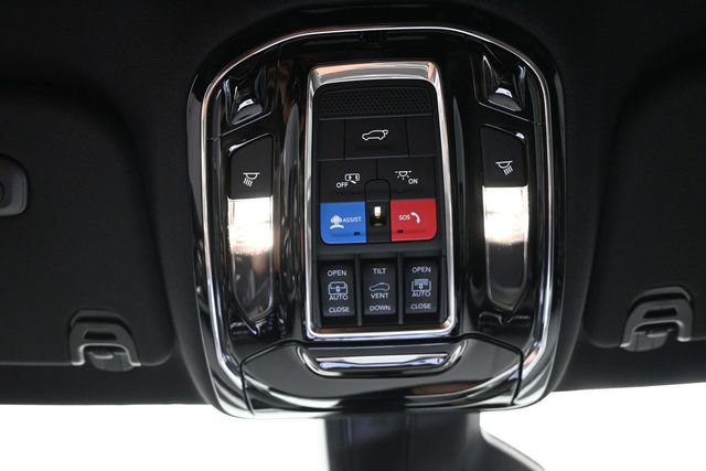 New 2026 Jeep Grand Wagoneer L Summit AWD/4WD image 14