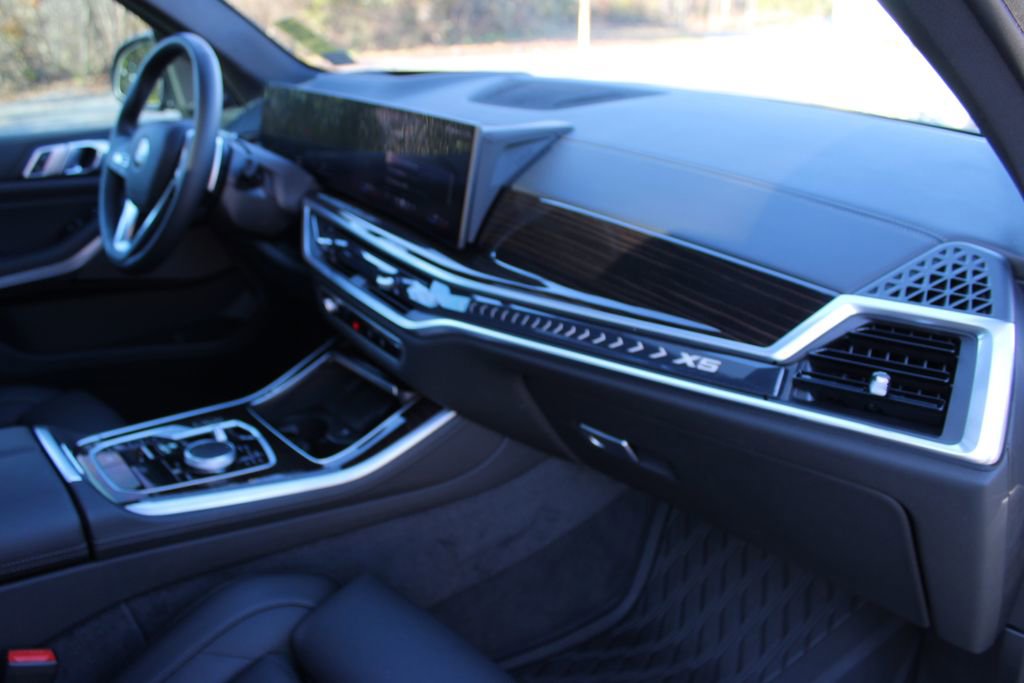 Used 2024 BMW X5 xDrive40i w/ Premium Package image 48