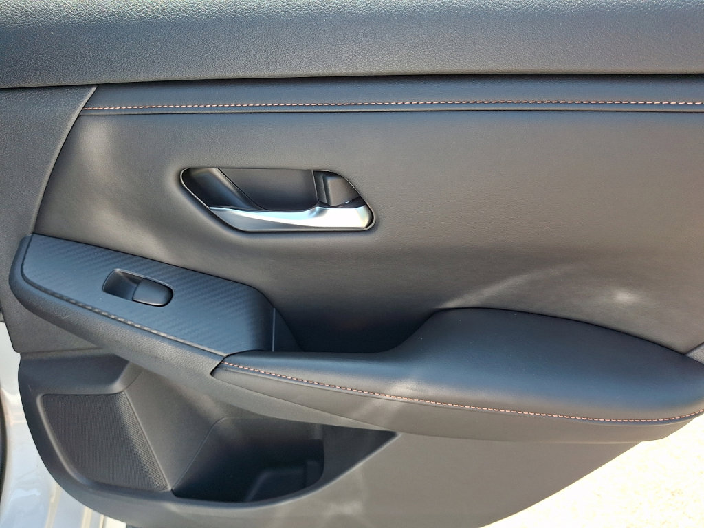 Used 2020 Nissan Sentra SR w/ Trunk Package FWD image 14