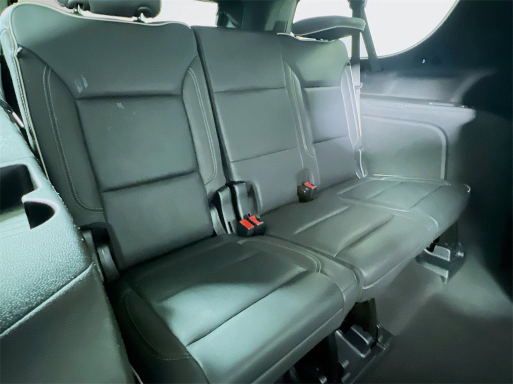 Used 2023 Chevrolet Suburban Premier image 25