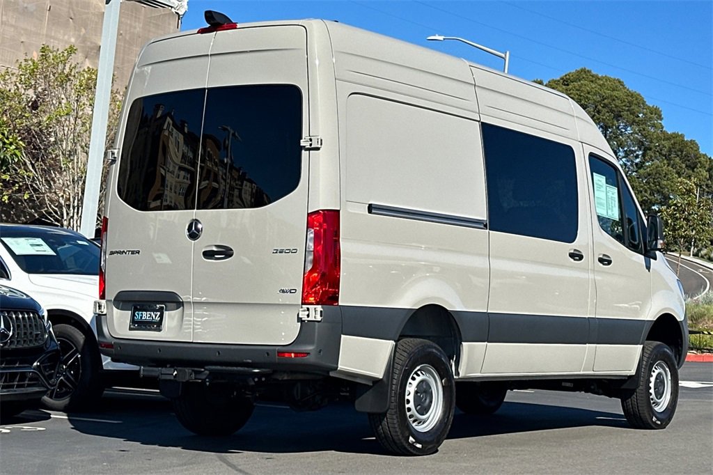 Used 2026 Mercedes-Benz Sprinter 2500 image 4