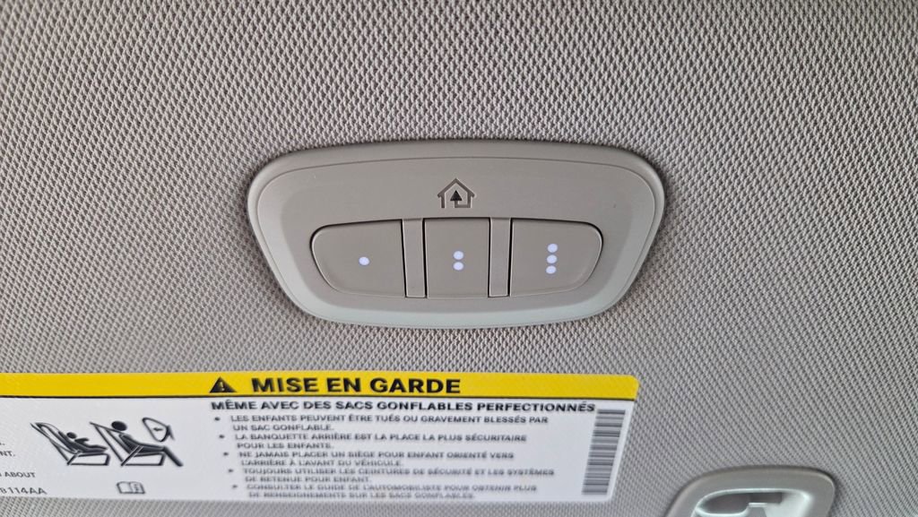 Used 2022 Chrysler Pacifica Touring-L image 28