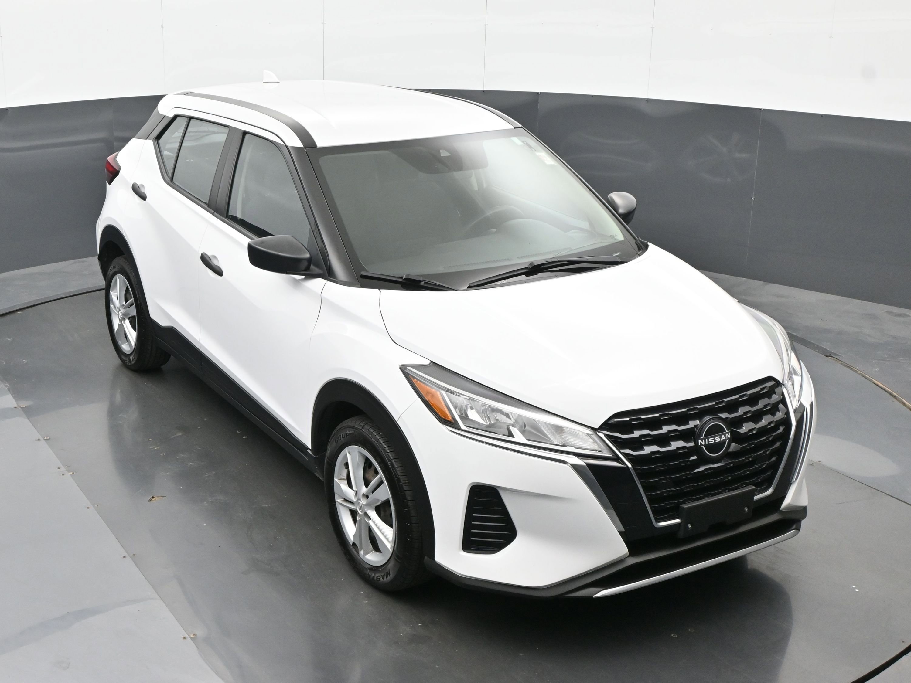 Used 2022 Nissan Kicks S FWD image 33