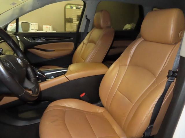 Used 2018 Buick Enclave Essence image 12