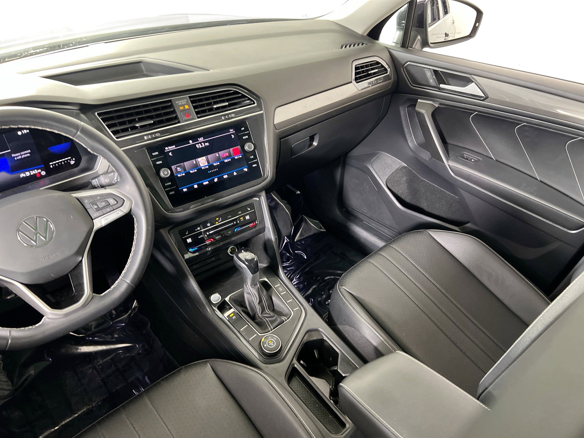 Used 2022 Volkswagen Tiguan SE AWD/4WD image 23