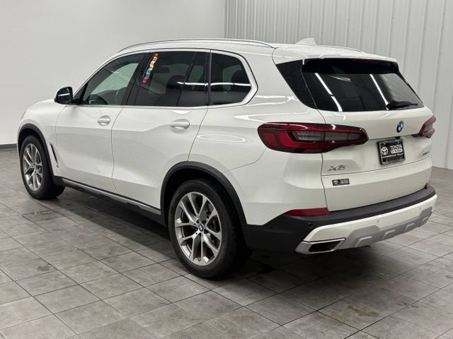Used 2022 BMW X5 xDrive40i w/ Premium Package AWD/4WD image 4