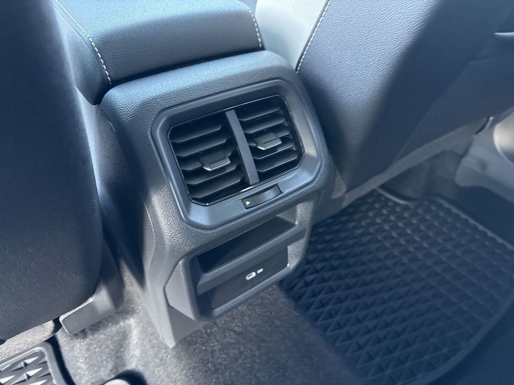 New 2025 Volkswagen Taos SE AWD/4WD image 29