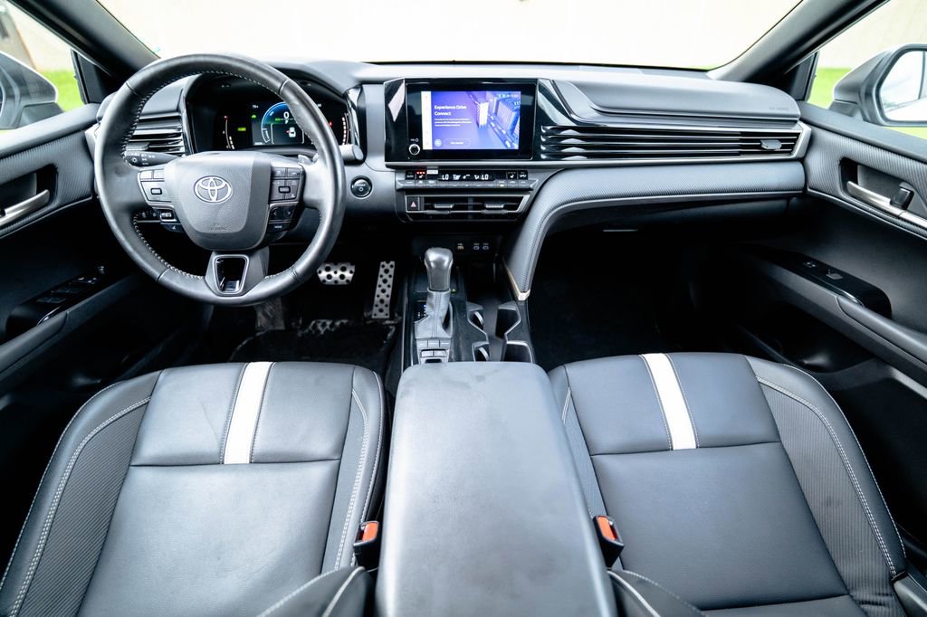 Used 2025 Toyota Camry SE w/ Convenience Package AWD/4WD image 12