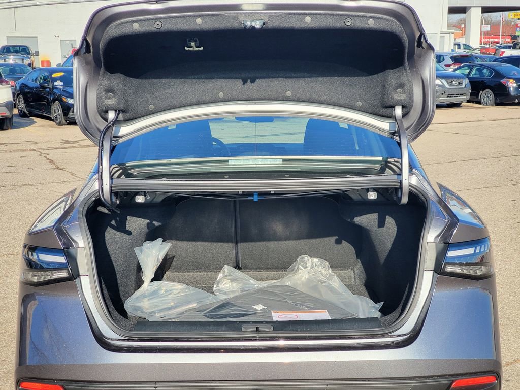 New 2026 Nissan Sentra SV w/ SV Convenience Package FWD image 8