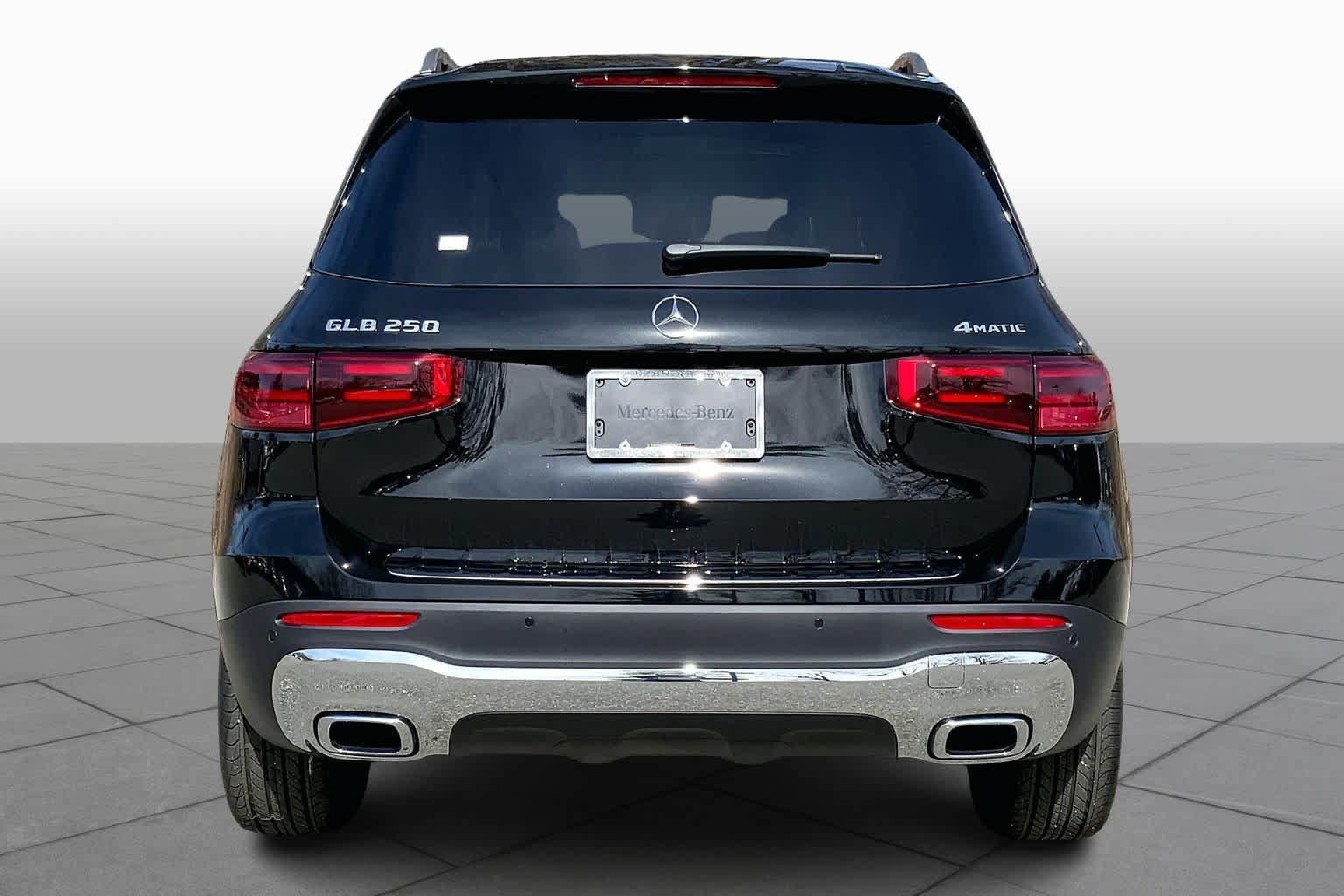 New 2026 Mercedes-Benz GLB 250 4MATIC image 4