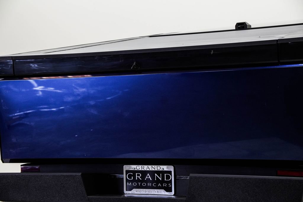 Used 2025 Tesla Cybertruck AWD Crew Cab image 13