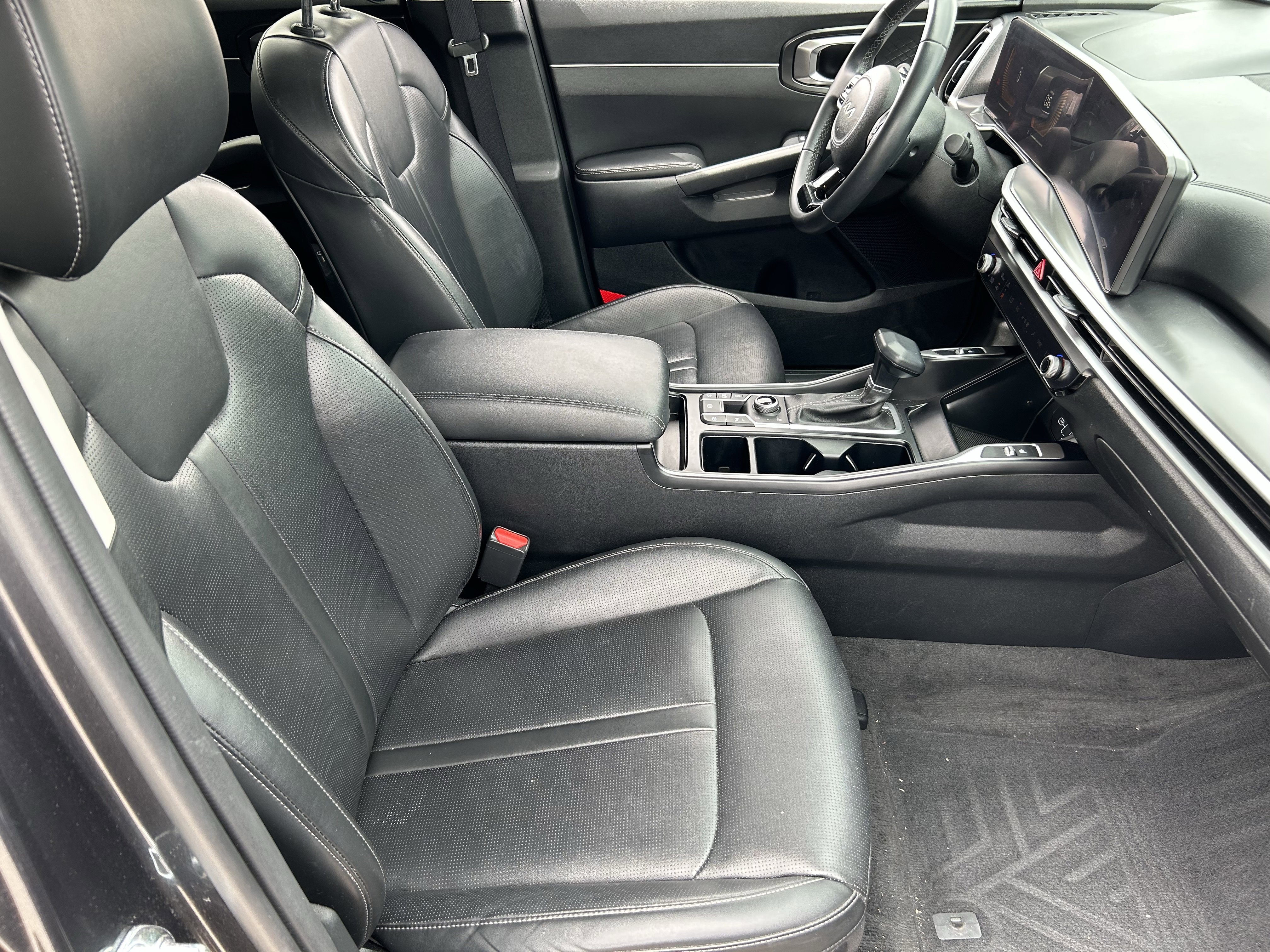 Certified 2024 Kia Sorento S image 10