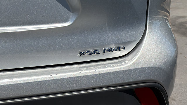 Used 2023 Toyota Highlander XSE AWD/4WD image 11