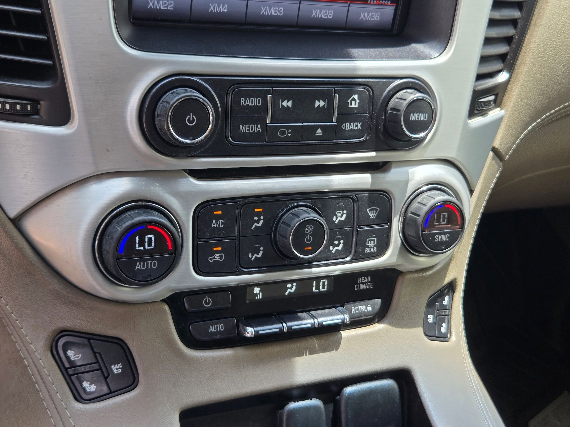 Used 2016 GMC Yukon XL SLT w/ Open Road Package image 17