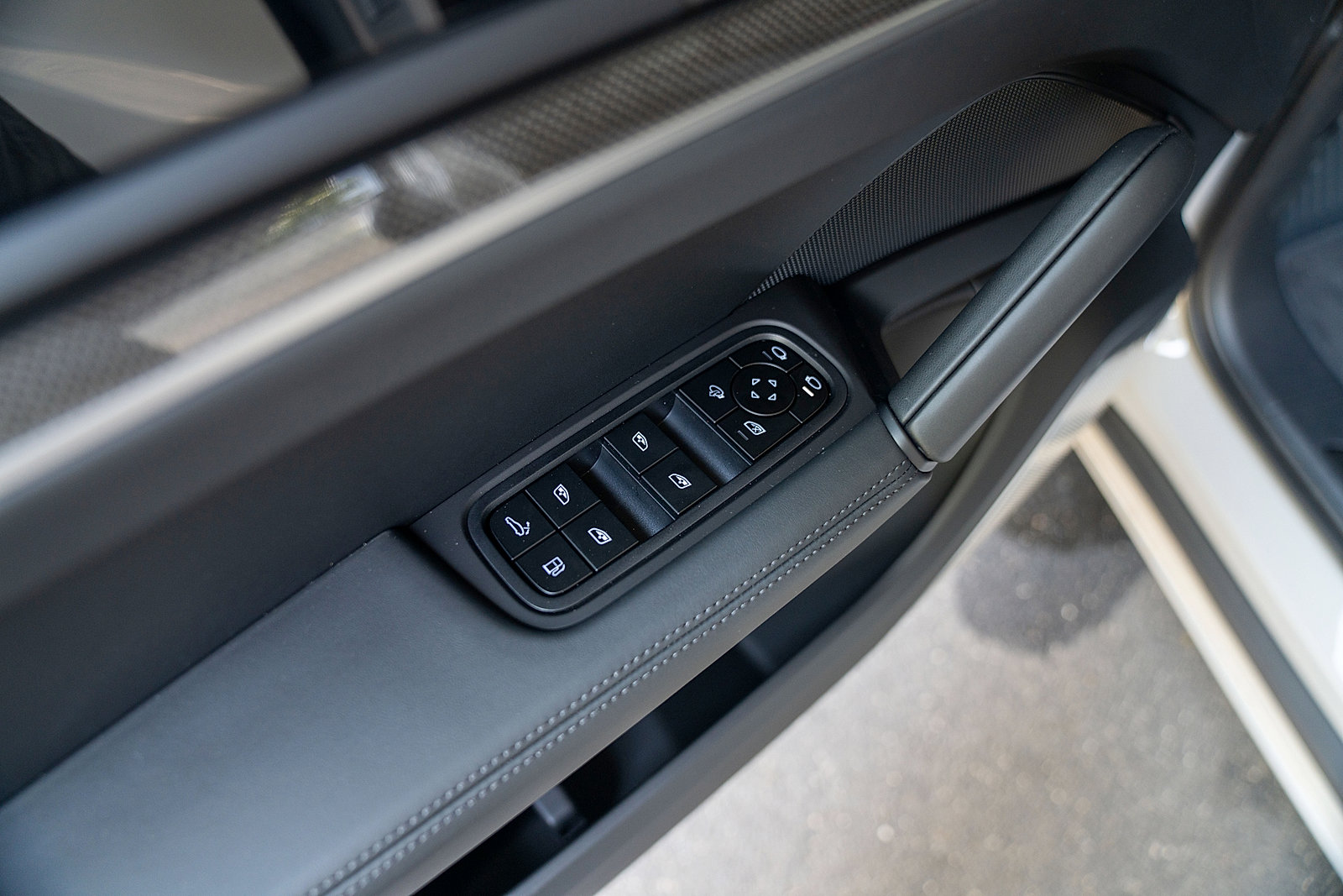 Used 2025 Porsche Cayenne Turbo image 22