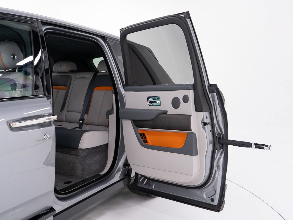 Certified 2023 Rolls-Royce Cullinan w/ Dark Exterior Package AWD/4WD image 30
