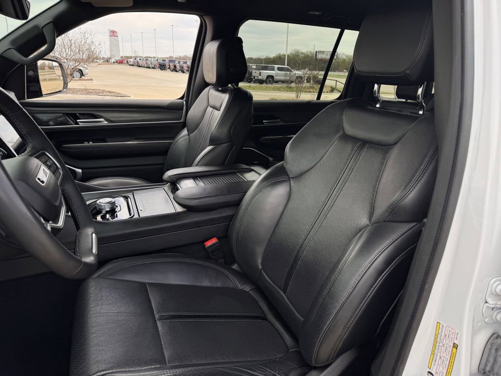 Used 2024 Jeep Wagoneer Series II w/ Flexible Seating Group image 24