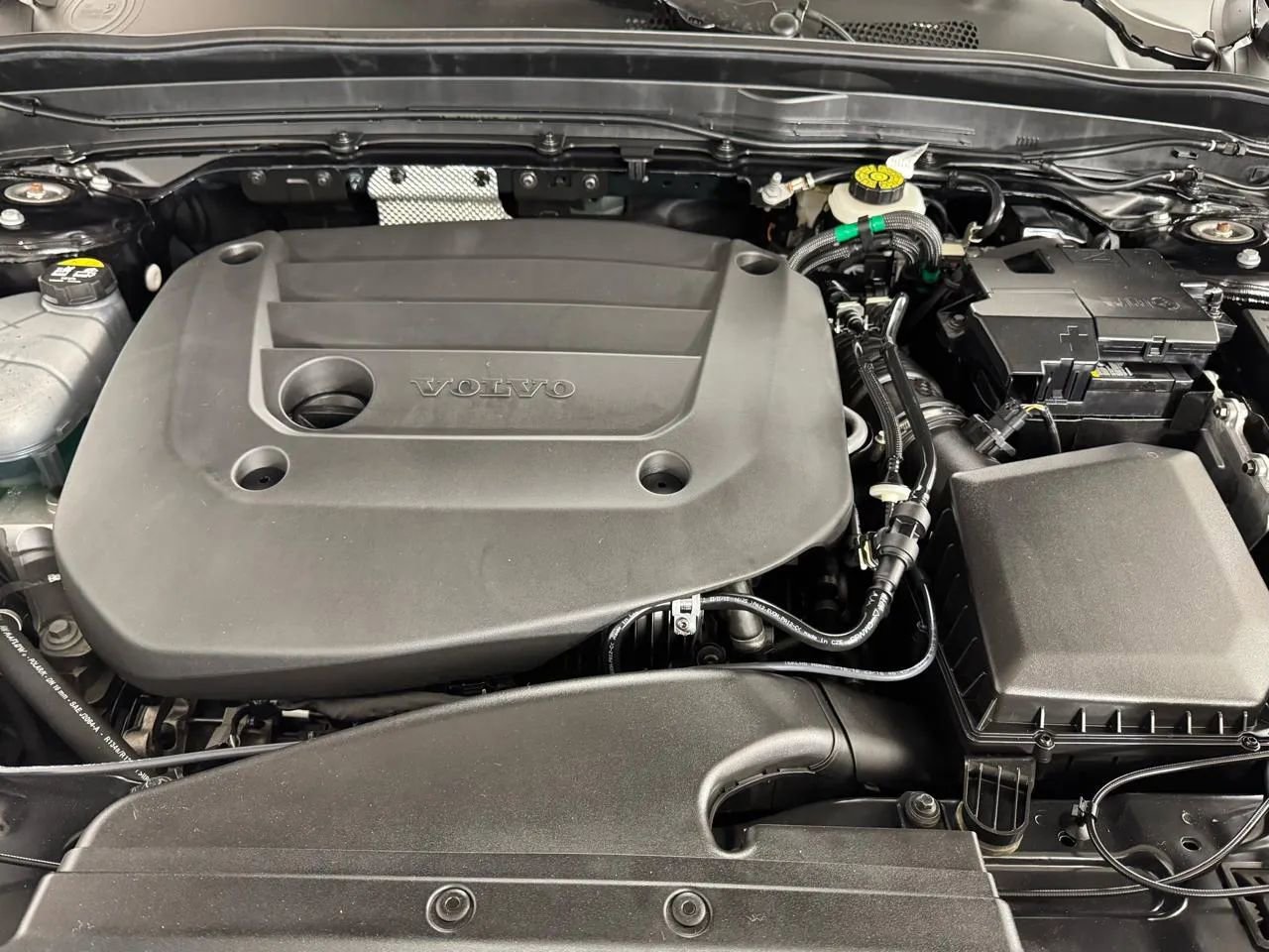 Used 2024 Volvo XC40 B5 Ultimate w/ Climate Package AWD/4WD image 9